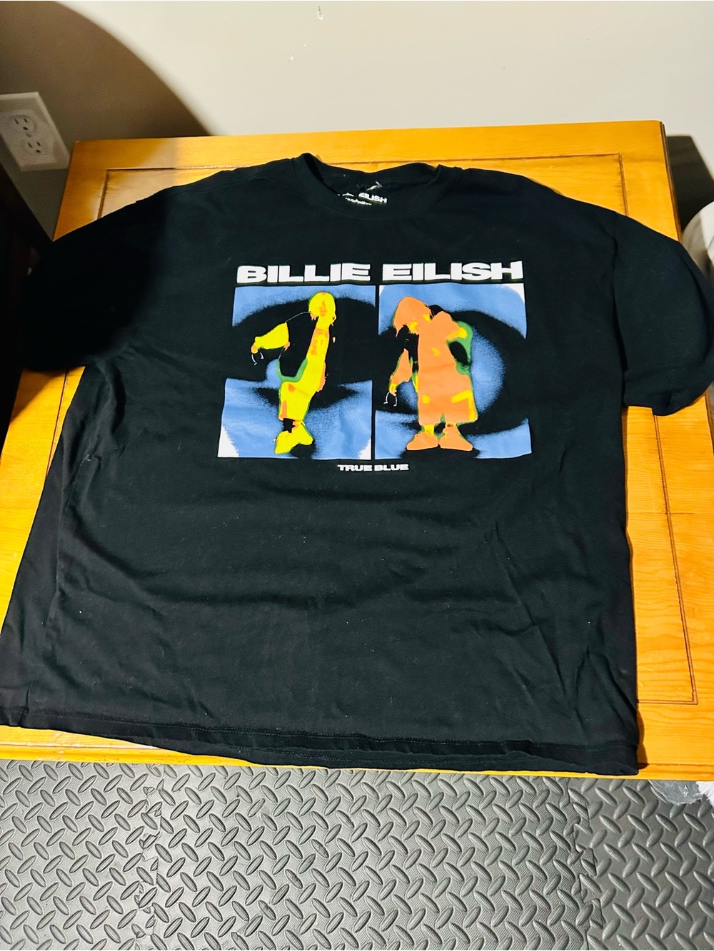 Womens crew neck Billie Eilish XL Black True Blue Graphic Tee with Vibrant Print